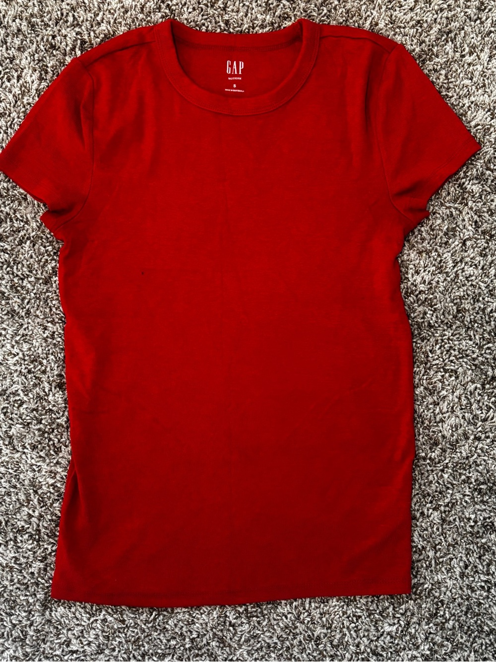 GAP Women's Bright Red Short Sleeve Crew Tee